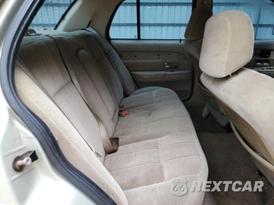 Zdjęcie 10 z 14 samochodu: 2005 MERCURY GRAND MARQUIS GS VIN:2MEFM74W05X666224 - miniatura