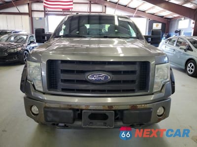 Piąte zdjęcie samochodu w środku: 2010 FORD F150 SUPERCREW VIN:1FTFW1EV2AFB32131 - miniatura