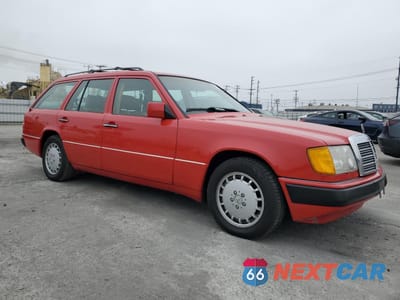 Czwarte zdjęcie samochodu z boku: 1992 MERCEDES-BENZ 300 TE VIN:WDBEA90E5NF207523 - miniatura