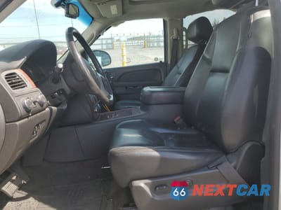 Zdjęcie 7 z 15 samochodu: 2013 CHEVROLET AVALANCHE LTZ VIN:3GNTKGE71DG367388 - miniatura