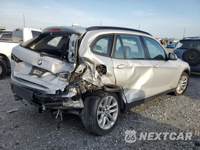 Trzecie zdjęcie samochodu z tyłu: 2015 BMW X1 XDRIVE28I VIN:WBAVL1C57FVY40294 - miniatura