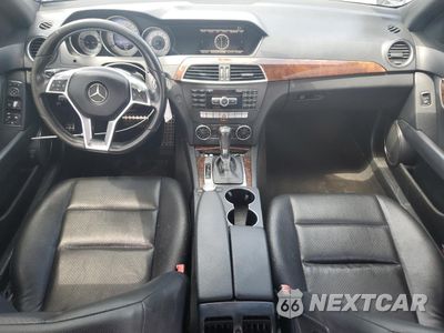 Zdjęcie 8 z 14 samochodu: 2013 MERCEDES-BENZ C 300 4MATIC VIN:WDDGF8AB8DA841288 - miniatura