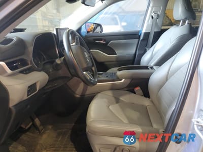 Zdjęcie 7 z 12 samochodu: 2021 TOYOTA HIGHLANDER XLE VIN:5TDGZRBH7MS557129 - miniatura