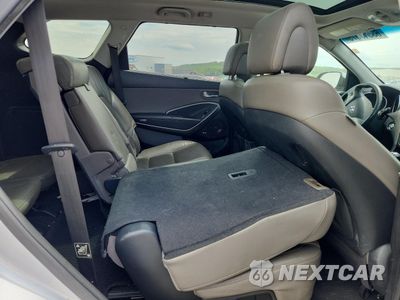 Zdjęcie 11 z 13 samochodu: 2017 HYUNDAI SANTA FE SE ULTIMATE VIN:KM8SR4HF8HU180777 - miniatura