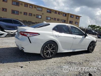 Trzecie zdjęcie samochodu z tyłu: 2020 TOYOTA CAMRY SE VIN:4T1G11AK2LU359568 - miniatura
