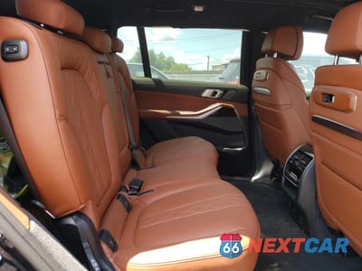 Zdjęcie 11 z 13 samochodu: 2025 BMW X7 M60I VIN:5UX33EM08S9X65854 - miniatura