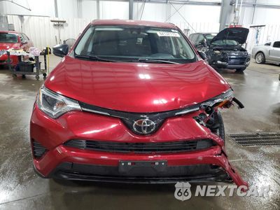 Piąte zdjęcie samochodu w środku: 2018 TOYOTA RAV4 LE VIN:JTMBFREV2JD234456 - miniatura