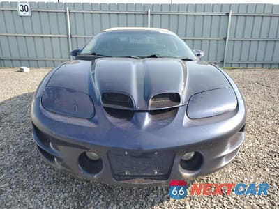 Piąte zdjęcie samochodu w środku: 2002 PONTIAC FIREBIRD TRANS AM VIN:2G2FV32G022155998 - miniatura