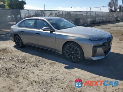 Czwarte zdjęcie samochodu z boku: 2025 BMW I7 EDRIVE50 VIN:WBY43EJ06SCT40029 - miniatura