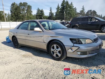 Czwarte zdjęcie samochodu z boku: 2002 LEXUS ES 300 VIN:JT8BF28G515112297 - miniatura