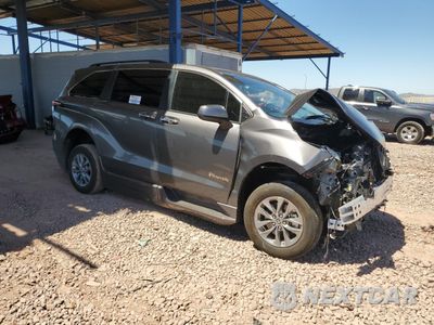 Czwarte zdjęcie samochodu z boku: 2023 TOYOTA SIENNA XLE VIN:5TDJRKEC9PS178960 - miniatura