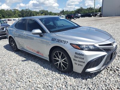 Czwarte zdjęcie samochodu z boku: 2021 TOYOTA CAMRY SE VIN:4T1G11AK5MU616479 - miniatura