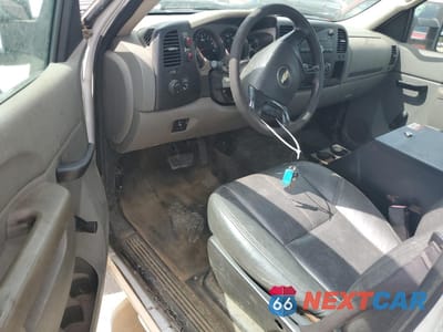 Zdjęcie 8 z 12 samochodu: 2014 CHEVROLET SILVERADO C3500 VIN:1GB3CZCG4EF155984 - miniatura