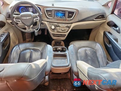 Zdjęcie 8 z 13 samochodu: 2019 CHRYSLER PACIFICA TOURING L VIN:2C4RC1BG2KR624826 - miniatura
