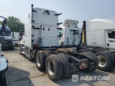 Trzecie zdjęcie samochodu z tyłu: 2018 FREIGHTLINER CASCADIA 126 SEMI TRUCK VIN:3AKJHHDR0JSJN4757 - miniatura