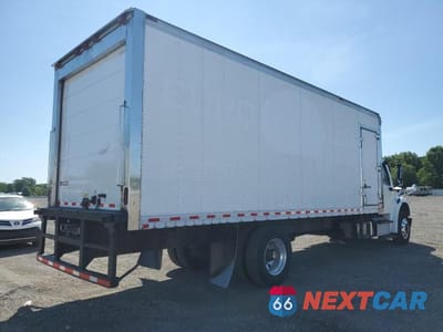 Trzecie zdjęcie samochodu z tyłu: 2019 FREIGHTLINER M2 106 MED - TRUCKS REFRIGERATED BOX TRUCK VIN:3ALACWFE7KDKA9666 - miniatura