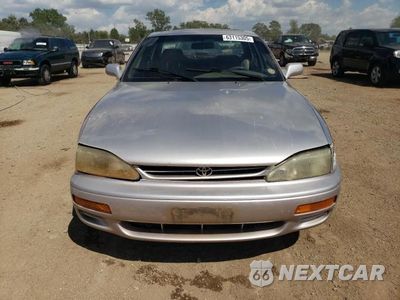 Piąte zdjęcie samochodu w środku: 1996 TOYOTA CAMRY DX VIN:JT2BG12K3T0418235 - miniatura