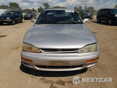 Piąte zdjęcie samochodu w środku: 1996 TOYOTA CAMRY DX VIN:JT2BG12K3T0418235 - miniatura