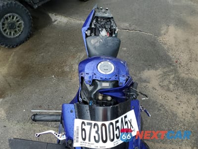 Piąte zdjęcie samochodu w środku: 2023 YAMAHA YZFR3 A VIN:MH3RH18Y9PK012907 - miniatura