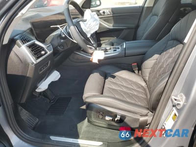 Zdjęcie 7 z 15 samochodu: 2025 BMW X7 XDRIVE40I VIN:5UX23EM04S9Z36515 - miniatura