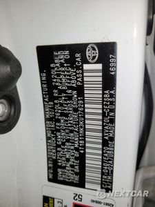 Zdjęcie 13 z 14 samochodu: 2019 TOYOTA CAMRY L VIN:4T1B11HK3KU176291 - miniatura