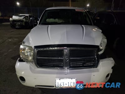 Piąte zdjęcie samochodu w środku: 2007 DODGE DAKOTA SLT VIN:1D7HE42K47S214844 - miniatura