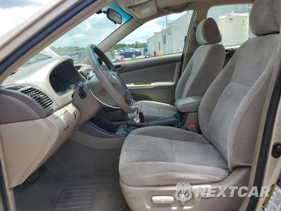 Zdjęcie 7 z 14 samochodu: 2004 TOYOTA CAMRY LE VIN:4T1BE32K94U821182 - miniatura