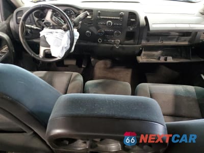 Zdjęcie 8 z 12 samochodu: 2011 CHEVROLET SILVERADO K1500 LT VIN:3GCPKSE36BG345460 - miniatura