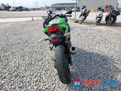 Czwarte zdjęcie samochodu z boku: 2013 KAWASAKI EX300 A VIN:JKAEX8A13DDA10122 - miniatura