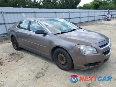 Czwarte zdjęcie samochodu z boku: 2010 CHEVROLET MALIBU LS VIN:1G1ZB5E07AF251676 - miniatura