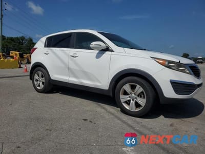 Czwarte zdjęcie samochodu z boku: 2013 KIA SPORTAGE BASE VIN:KNDPB3A27D7366562 - miniatura