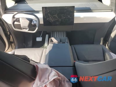 Zdjęcie 8 z 14 samochodu: 2024 TESLA CYBERTRUCK VIN:7G2CEHED1RA028066 - miniatura