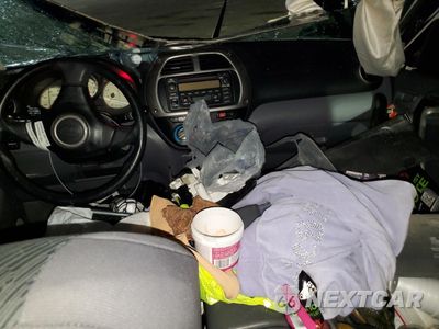 Zdjęcie 8 z 13 samochodu: 2001 TOYOTA RAV4 VIN:JTEHH20V210080594 - miniatura