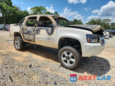 Czwarte zdjęcie samochodu z boku: 2013 CHEVROLET AVALANCHE LTZ VIN:3GNMCGE02DG329897 - miniatura
