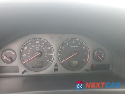 Zdjęcie 9 z 12 samochodu: 2003 VOLVO V70 2.4T VIN:YV1SW58D132320815 - miniatura