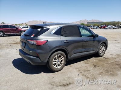 Trzecie zdjęcie samochodu z tyłu: 2020 FORD ESCAPE SE VIN:1FMCU0G60LUB13290 - miniatura