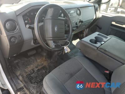 Zdjęcie 8 z 13 samochodu: 2012 FORD F550 SUPER DUTY VIN:1FDUF5GT8CEB42810 - miniatura
