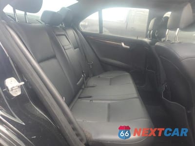 Zdjęcie 10 z 12 samochodu: 2012 MERCEDES-BENZ C 250 VIN:WDDGF4HB6CA615473 - miniatura