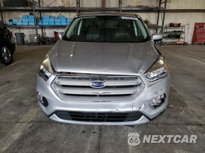 Piąte zdjęcie samochodu w środku: 2019 FORD ESCAPE SE VIN:1FMCU9GD8KUA68472 - miniatura