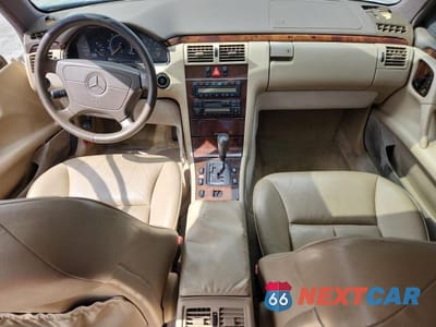 Zdjęcie 8 z 12 samochodu: 1997 MERCEDES-BENZ E 320 VIN:WDBJF55F2VA436054 - miniatura