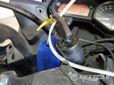 Zdjęcie 8 z 9 samochodu: 2013 YAMAHA FZ6 R VIN:JYARJ18E6DA011185 - miniatura