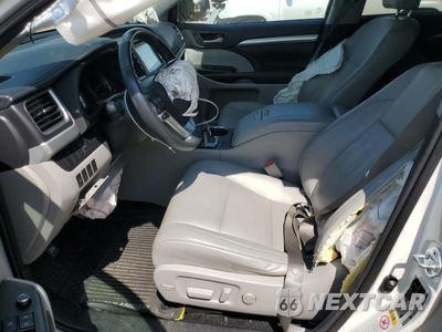 Zdjęcie 7 z 14 samochodu: 2016 TOYOTA HIGHLANDER XLE VIN:5TDKKRFH8GS503982 - miniatura