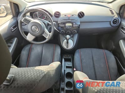 Zdjęcie 8 z 12 samochodu: 2013 MAZDA MAZDA2 VIN:JM1DE1LZ4D0157748 - miniatura