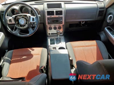 Zdjęcie 8 z 16 samochodu: 2008 DODGE NITRO R/T VIN:1D8GU58658W238803 - miniatura