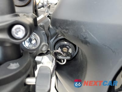 Zdjęcie 8 z 10 samochodu: 2023 YAMAHA MT09 D VIN:JYARN72E8PA001911 - miniatura