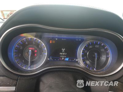 Zdjęcie 9 z 13 samochodu: 2018 CHRYSLER 300 LIMITED VIN:2C3CCAKGXJH171019 - miniatura