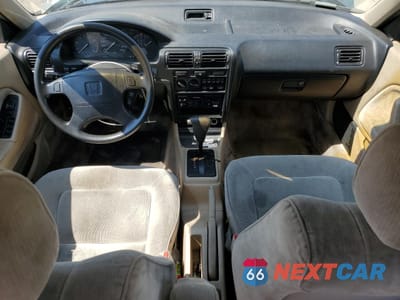 Zdjęcie 8 z 12 samochodu: 1993 HONDA ACCORD LX VIN:1HGCB7659PA139083 - miniatura