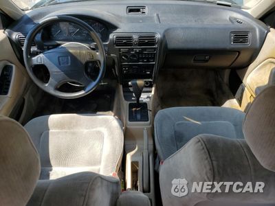 Zdjęcie 8 z 12 samochodu: 1993 HONDA ACCORD LX VIN:1HGCB7659PA139083 - miniatura