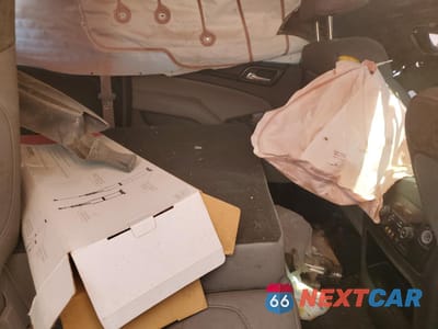 Zdjęcie 11 z 13 samochodu: 2015 CHEVROLET SUBURBAN K1500 LT VIN:1GNSKJKCXFR621581 - miniatura