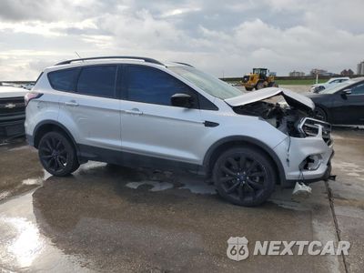 Czwarte zdjęcie samochodu z boku: 2017 FORD ESCAPE SE VIN:1FMCU0GD6HUA19744 - miniatura